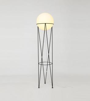 Lampadaire Structure and Globe