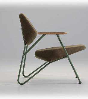 Fauteuil Polygon - accoudoirs noyer américain