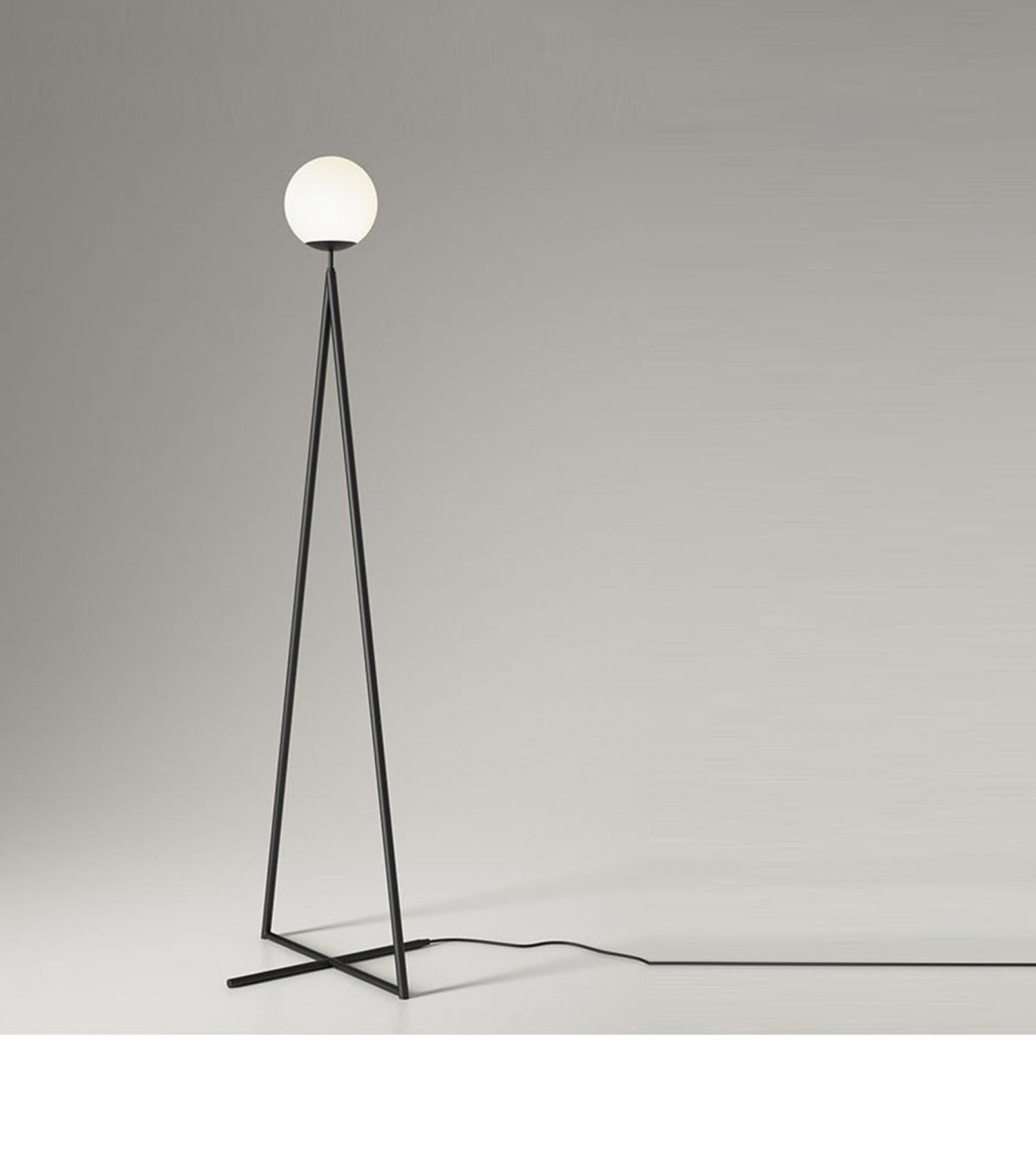 Lampadaire One Globe base en croix