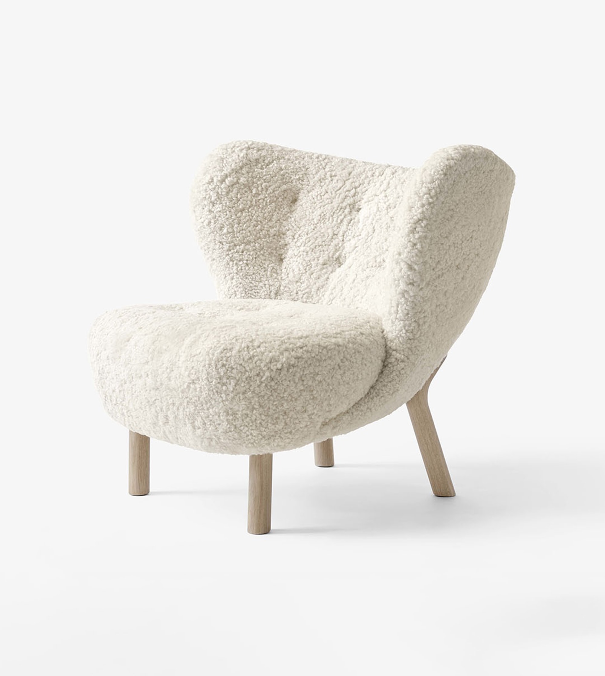 Fauteuil Little Petra Andtradition en laine de mouton VB1